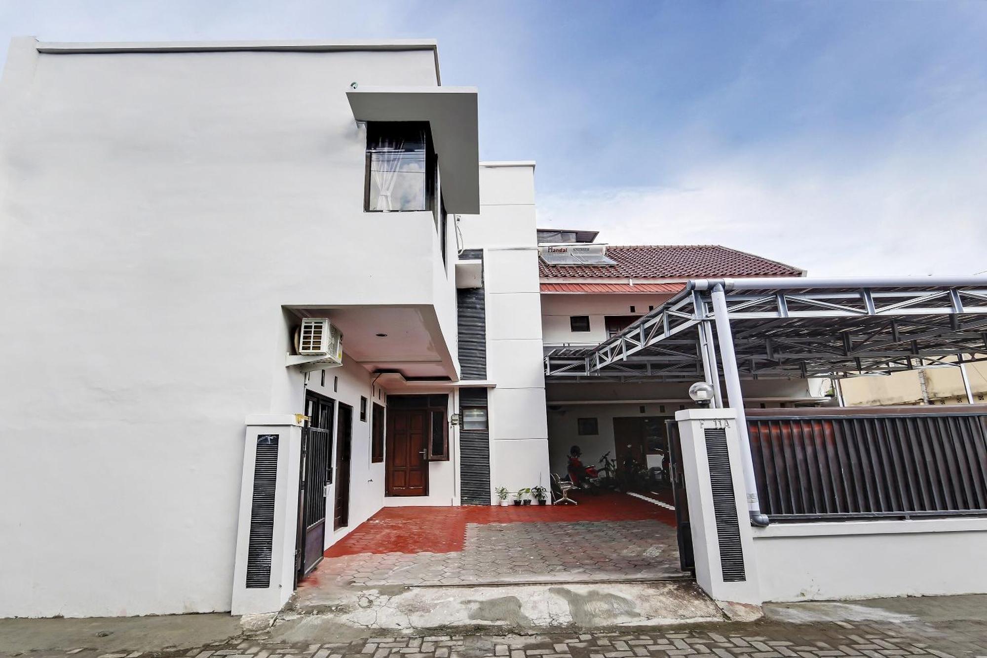 Oyo 91082 Nathania Exclusive Sleman  Exterior foto